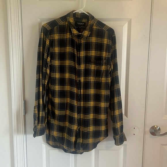 Men's PacSun Black and Yellow Button Up Size Medium Longer Style - Picture 1 of 10